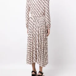 Femme Valentino Garavani Robe Mi-longue à Imprimé Monogrammé (années 2010) 10 Femme Valentino Garavani Robe Mi-longue à Imprimé Monogrammé (années 2010) -Promos Féerie Jupe Boutique 20664513 50696274 1000