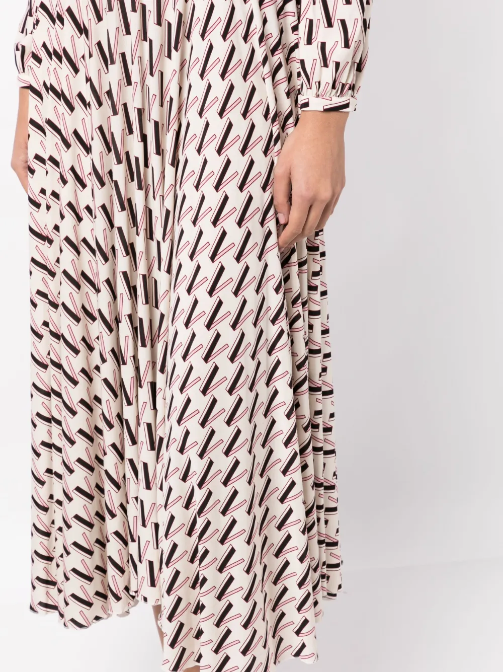 Femme Valentino Garavani Robe Mi-longue à Imprimé Monogrammé (années 2010) 7 Femme Valentino Garavani Robe Mi-longue à Imprimé Monogrammé (années 2010) – Image 5