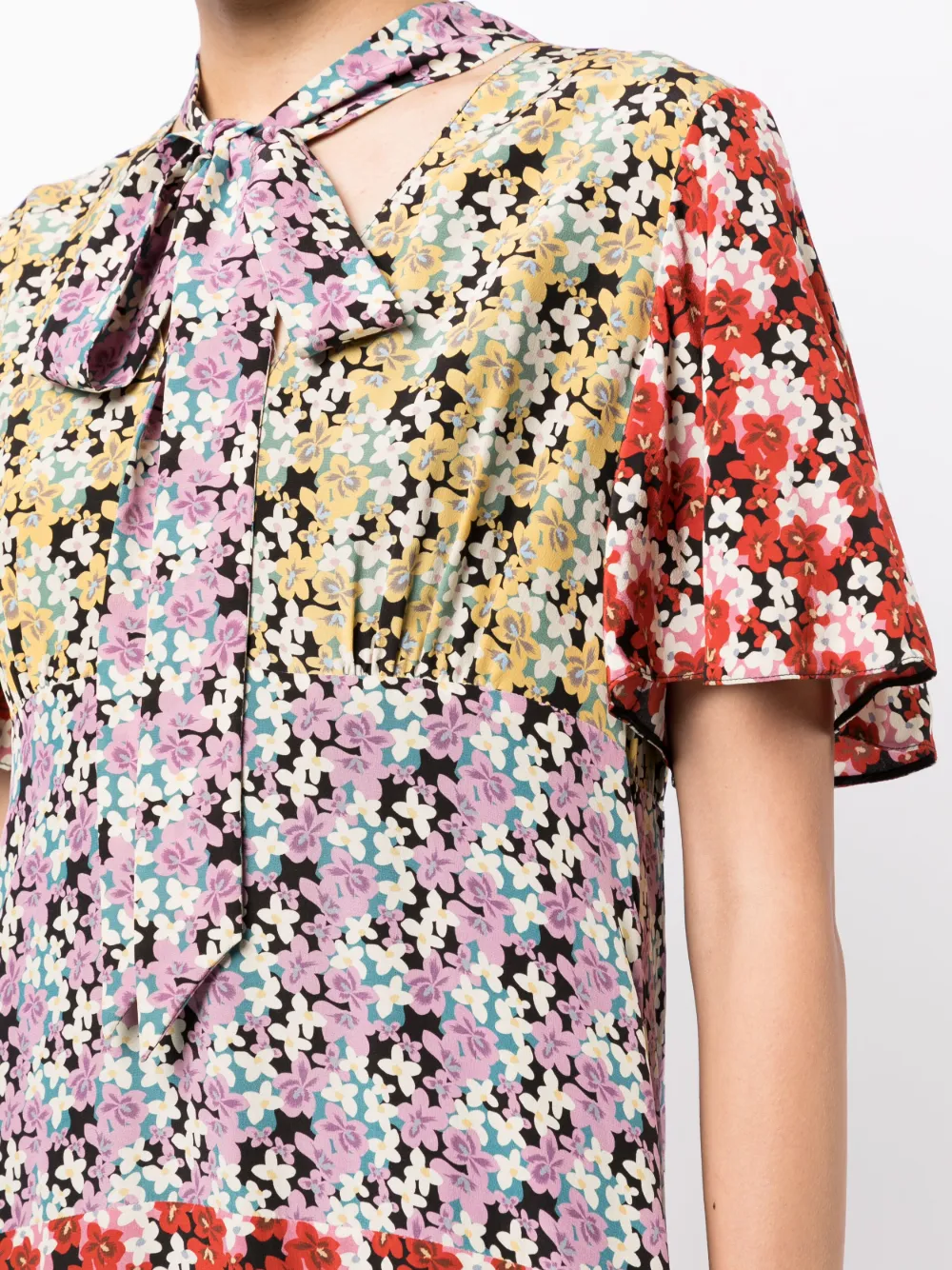 Femme Valentino Garavani Robe Mi-longue En Soie à Fleurs (années 2010) 7 Femme Valentino Garavani Robe Mi-longue En Soie à Fleurs (années 2010) – Image 5