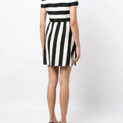 Femme Valentino Garavani Robe Courte évasée à Rayures (années 2010) 10 Femme Valentino Garavani Robe Courte évasée à Rayures (années 2010) -Promos Féerie Jupe Boutique 20666163 50696848 1000