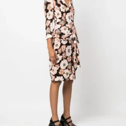 Femme Prada Robe Portefeuille à Fleurs (années 2000) 9 Femme Prada Robe Portefeuille à Fleurs (années 2000) -Promos Féerie Jupe Boutique 20843970 50798954 1000