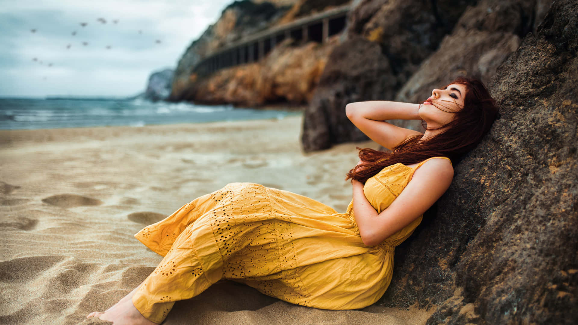 Promos Féerie Jupe Boutique -Promos Féerie Jupe Boutique beautiful girl on beach in a yellow dress